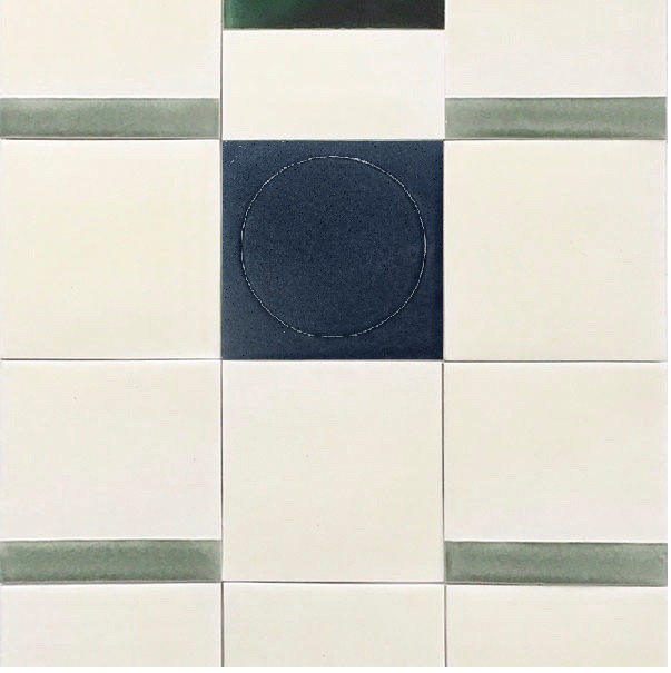 Single patterned tile assemblies